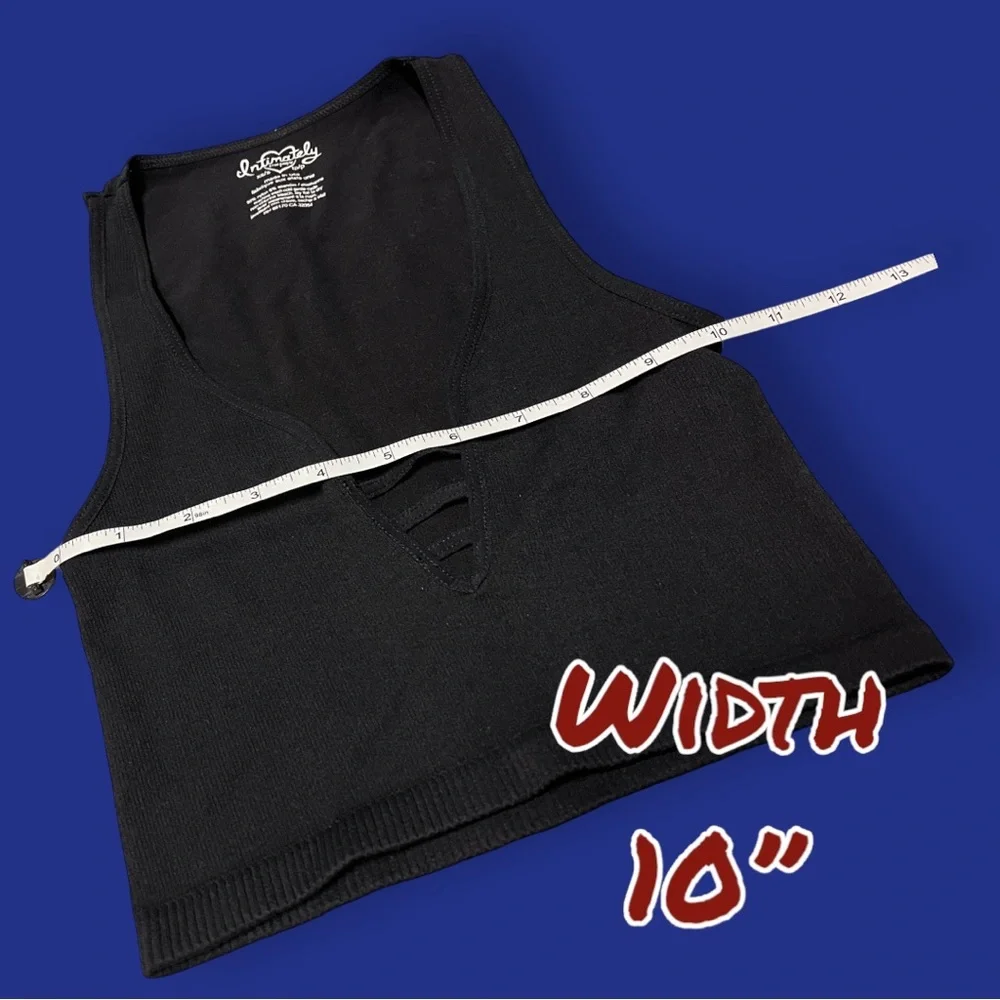 ⭐️HP⭐️NWOT FP Intimately cropped tank w/ three line accent in black. XS/S - Picture 6 of 8